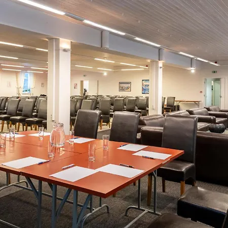 Puhkekeskus فندق Voore